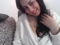 Brune pétillante qui aime la vie et ses plaisirs. la bonne humeur est mon moteur dans la vie . la séduction et les bons moments mon carburant. alors Messieurs, à vos clavier!