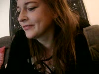 I am a nice woman, who wants to meet new people.i am a goth woman, with witchy vibes.