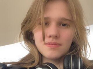 topless webcam girl ChristieDemaline