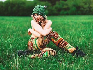 camwhore shaved pussy VikaCherry