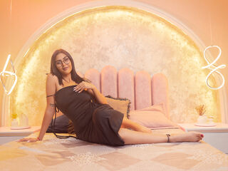 camwhore fingering pussy AishaCarpenter