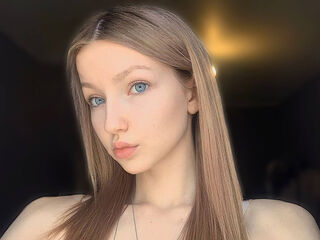nude cam girl pic AmityGillingham