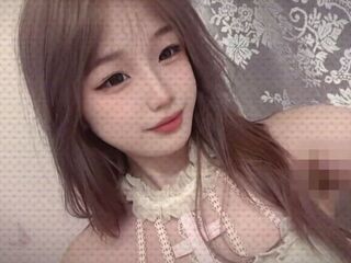 mastubating web cam girl LouisMaeve