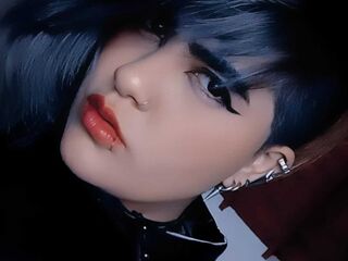 latex cam girl ZussanGravereign