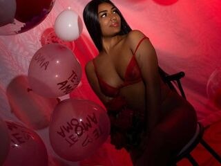 hot webcam slut AdaraZaens
