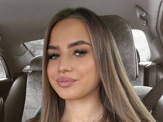 camwhore shaved pussy AliceCire