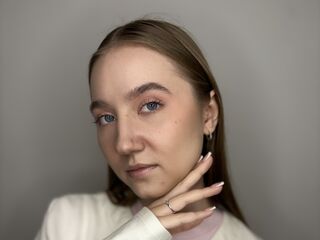 nude webcamgirl AudreyHermet