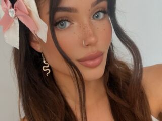 naked camgirl gallery BellaSophiaSky