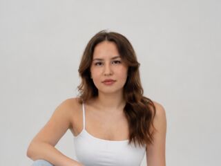naked girl with webcam masturbating with vibrator BetteDesfosses