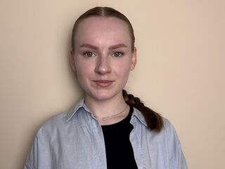 live sex cam photo BettyannGrenon