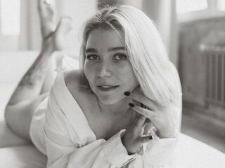 naughty camgirl masturbating BreanaAlosta