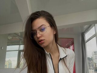 hot cam girl masturbating with vibrator CamillaWiliams
