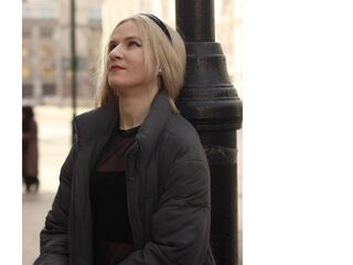 sexcam photo CarinGoodwin