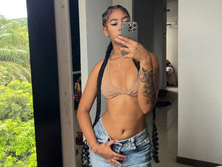 nude webcam girl pic CarolineCartson