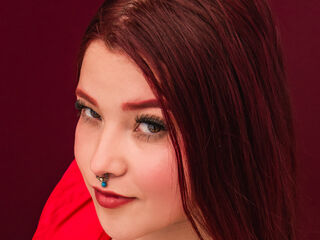 camgirl showing tits CelesteVertusk