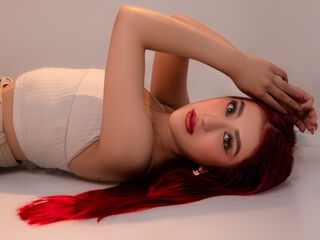 masturbating webcamgirl CherryBuchel