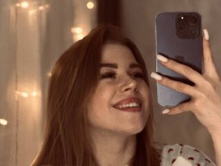 camwhore masturbating with vibrator CieraDardagnac