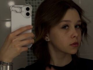 naked cam girl CorieDemagastris