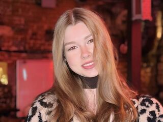 webcamgirl DainaThroneberry