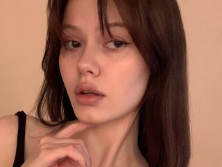 camwhore shaved pussy DeniseBonnel