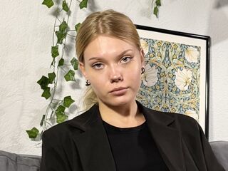 chatrubate cam girl picture DonellaAndra