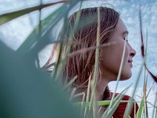 naked camgirl ElvaGrise