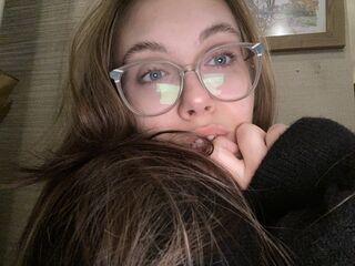 naughty camwhore EmilyLoven