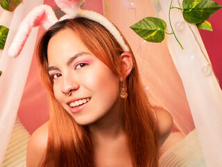 live webcam model EmmaMonnet