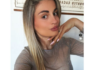 adult webcam chat room Evelynnny