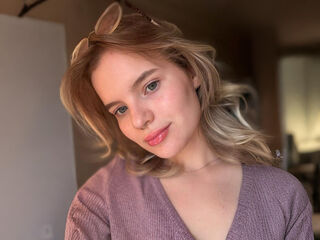 webcamgirl chatroom HeidyNemzin