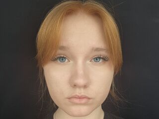 camgirl masturbating with dildo JeanneEnglert