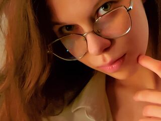 camslut fingering shaved pussy JulinaGoroven