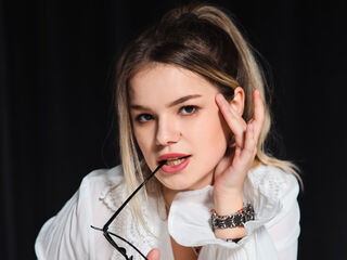 free webcam chat room KellyHayden