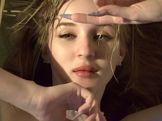 nude webcam KianaWhite