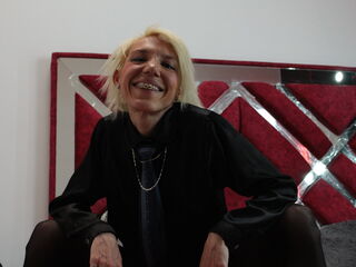 naked webcamgirl photo KloeSwings