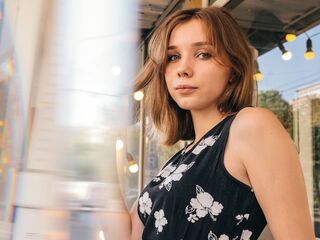 free live chatroom KristinaAmila