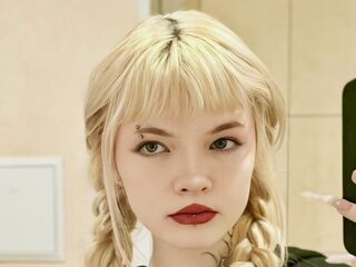 naked cam girl fingering pussy LatashaLafevre