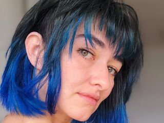 naked camgirl LauraCastel