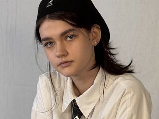 free nude webcam LeannMolineaux