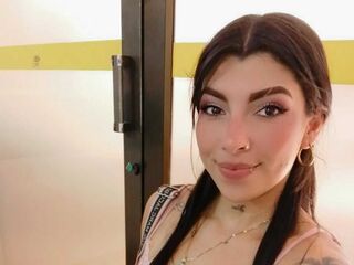 cam slut video chat LesslyKity