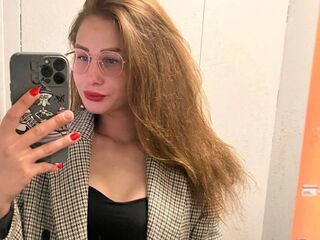 nude webcam girl LillieMann