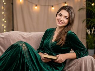 cam girl playing with sextoy LisabethBerczel