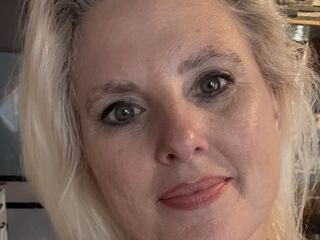adult cam show Lisanix