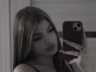 chat with cam LoraineLutton