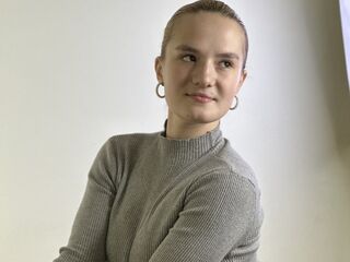 nude cam LorrianePytko