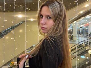 nude camgirl picture LydaCentorino