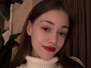 masturbating MaeBroadway