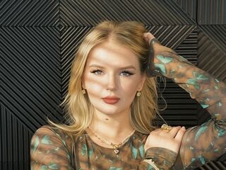 naughty camgirl MiaLloydy