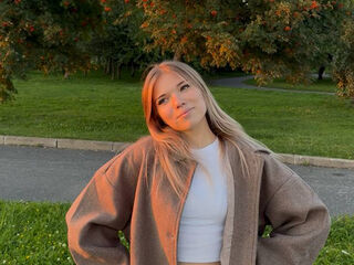 nude webcamgirl picture MichaelaFox