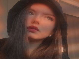 naked girl with webcam fingering MilaLyra